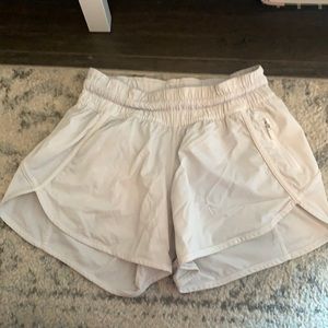 Lululemon 4” tracker short